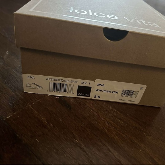 Dolce Vita-Zina sneaker- white/silver-size 8-NWT - Picture 13 of 13
